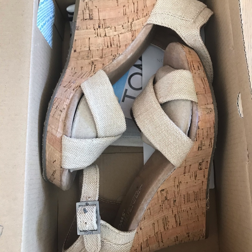 Toms strappy wedges